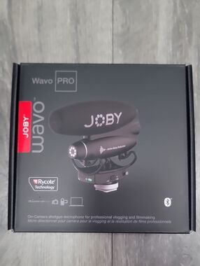 Joby Wavo PRO On-Camera Black Shotgun Microphone for Mirrorless and DSLR Cameras